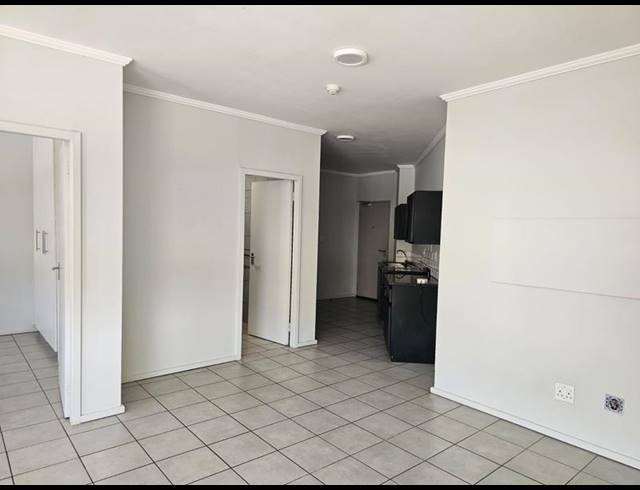 2 BEDROOM PROPERTY TO RENT IN FLORIDA